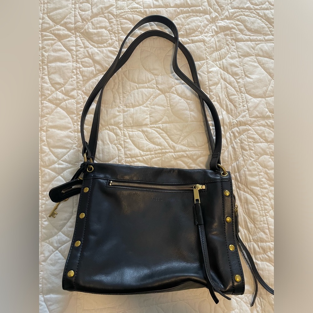 black leather fossil shoulder bag